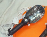 Portátil metálica con 2 mts. de cable